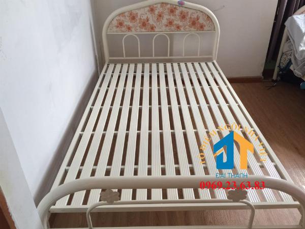 Giường sắt ngang 1m2 dài 2m Đại Thành